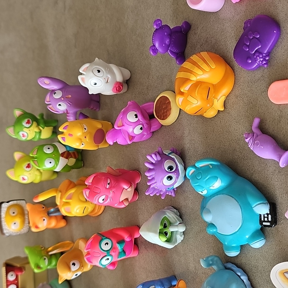 ✨️SOLD✨️Lost Kitties Collection x37 Lot - Picture 5 of 10